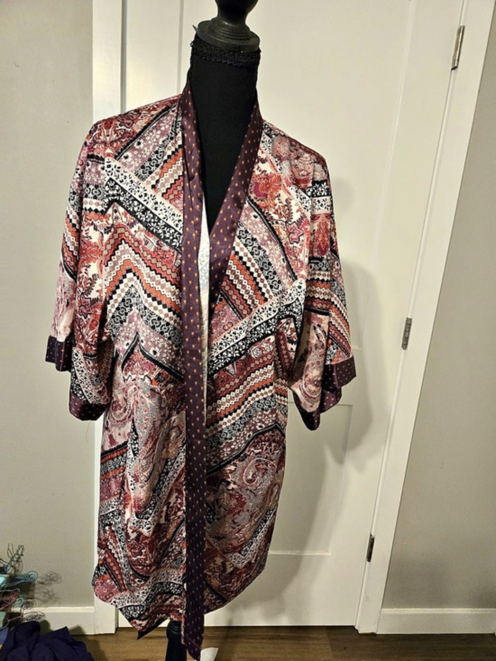 Victoria's Secret Printed Kimono in Pink & Black XS/S Like New